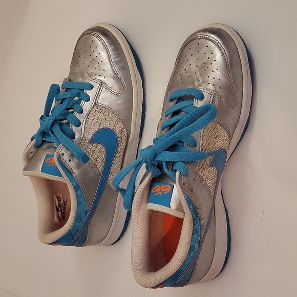 EUC Nike Leather Sneakers in Silver and Blue, Youth 7, UK 6 - Picture 7 of 9